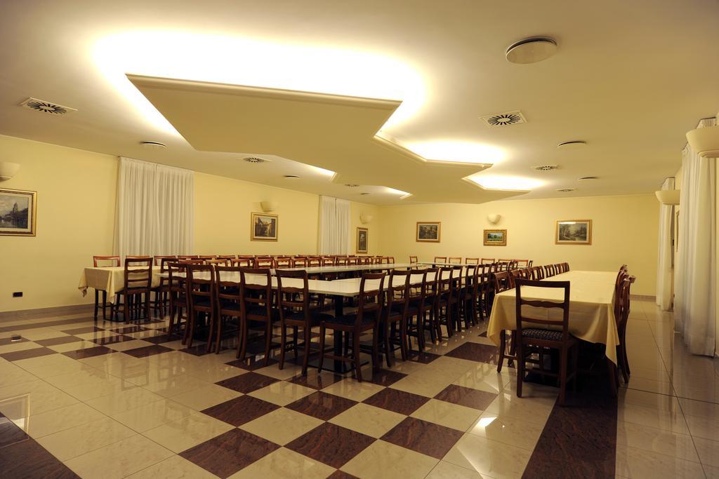 Albergo Ristorante Quadrifoglio Urgnano Zewnętrze zdjęcie