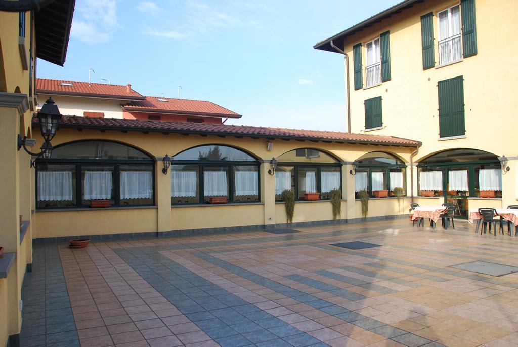 Albergo Ristorante Quadrifoglio Urgnano Zewnętrze zdjęcie