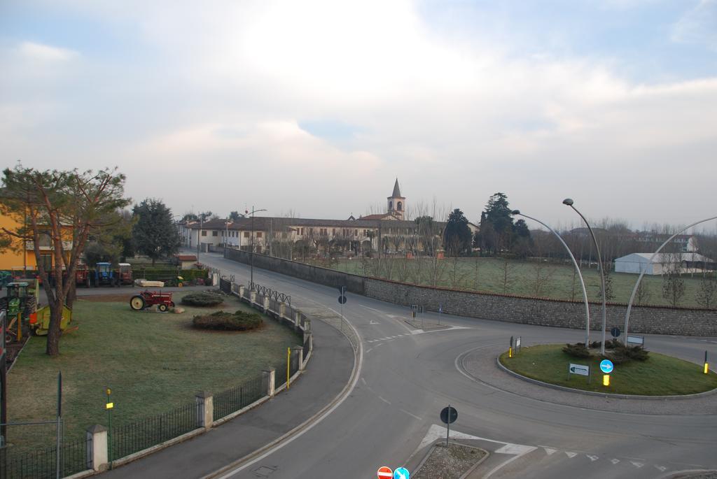 Albergo Ristorante Quadrifoglio Urgnano Zewnętrze zdjęcie