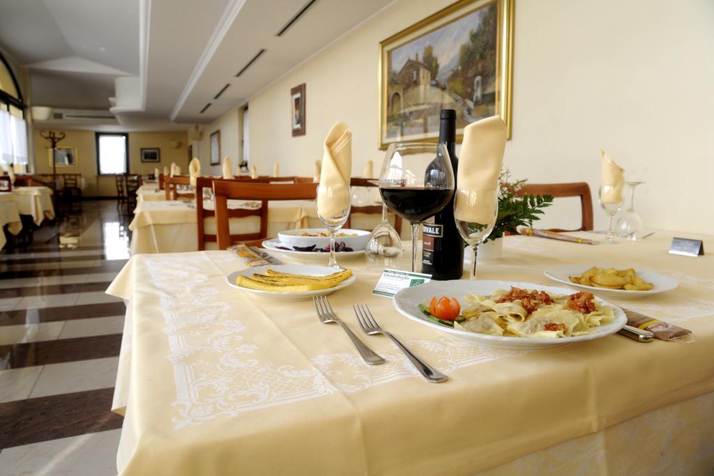 Albergo Ristorante Quadrifoglio Urgnano Zewnętrze zdjęcie